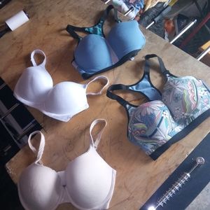 4 34DDD Victoria's secret bras